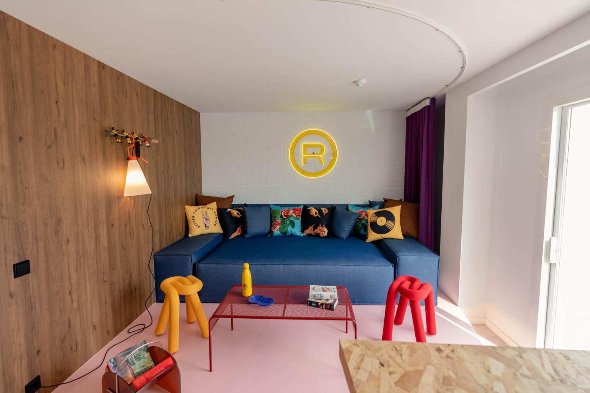 Ryans Lolas - Adults Only Sant Antoni de Portmany Екстериор снимка